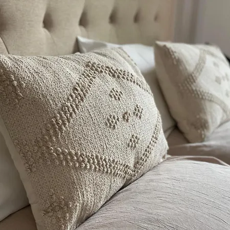 V & S Since 2023 公寓