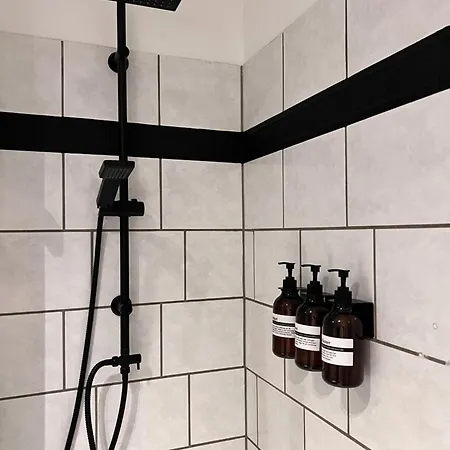 V & S Since 2023 杜塞尔多夫