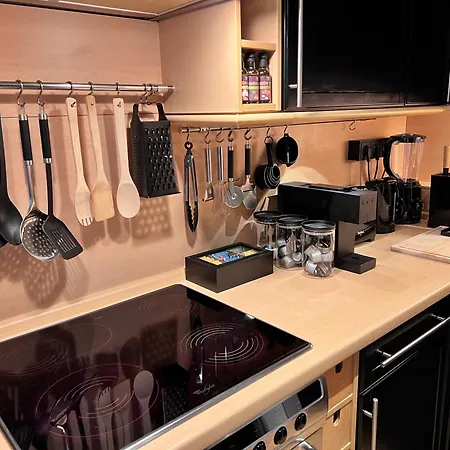 V & S Since 2023 * 杜塞尔多夫