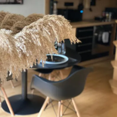 V & S Since 2023 شقة