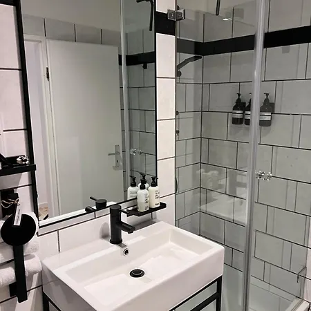 V & S Since 2023 Apartment *