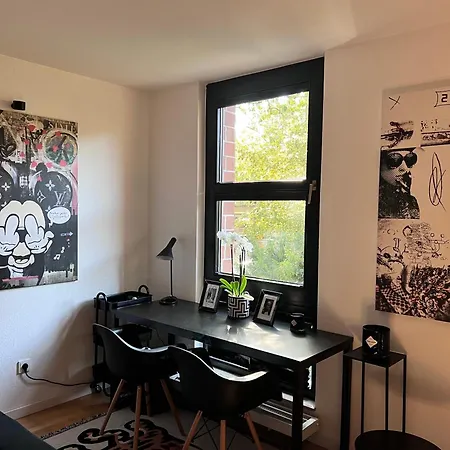 V & S Since 2023 * Дюссельдорф