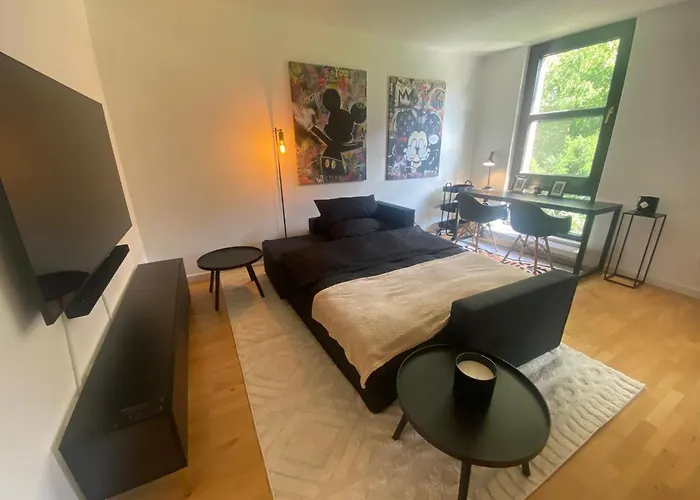 V & S Since 2023 Lejlighed Düsseldorf