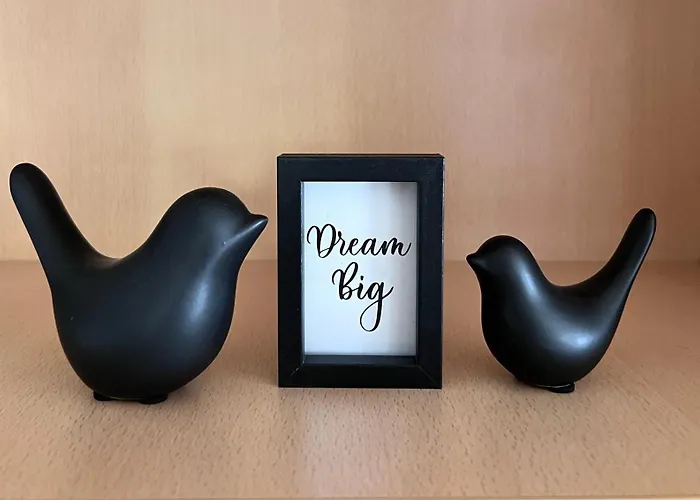 V & S Since 2023 Lejlighed Düsseldorf