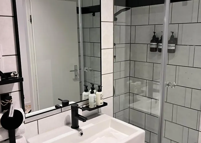 V & S Since 2023 Lejlighed *