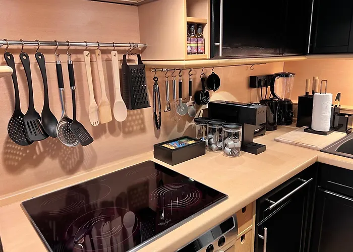 V & S Since 2023 * 뒤셀도르프